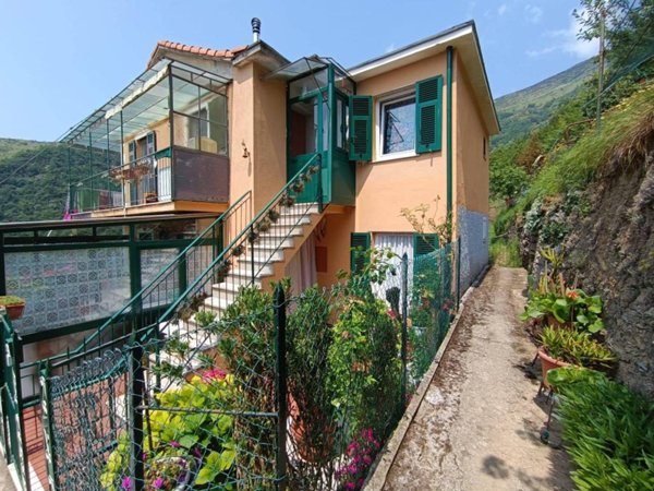 casa indipendente in vendita a Sori in zona Teriasca