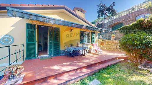 casa indipendente in vendita a Sori in zona Sussisa