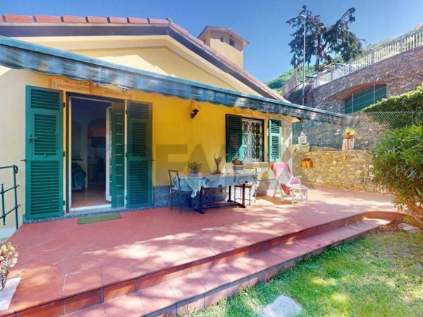 casa indipendente in vendita a Sori in zona Sussisa