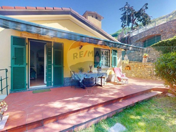 casa indipendente in vendita a Sori in zona Sussisa