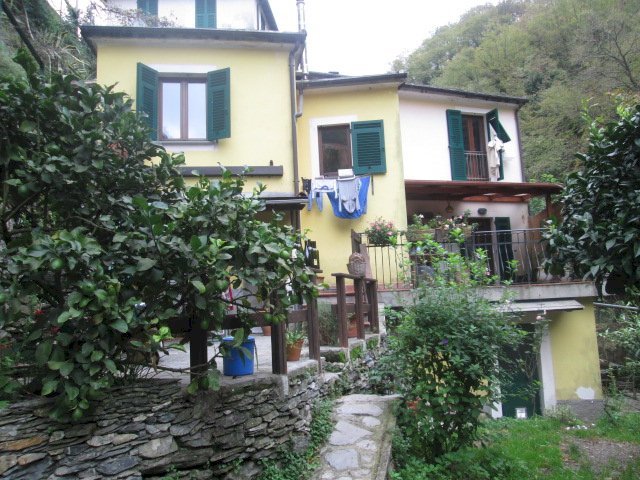casa indipendente in vendita a Sori in zona Lago