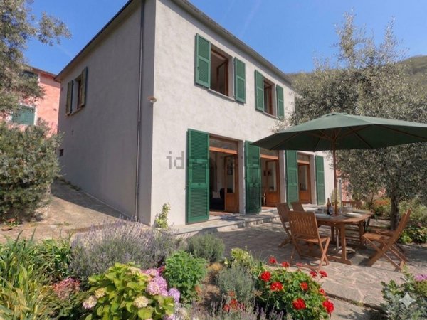 casa indipendente in vendita a Sori