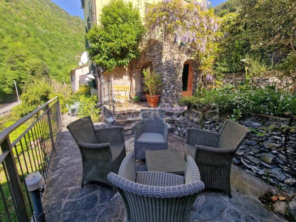 casa indipendente in vendita a Sori