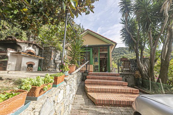 casa indipendente in vendita a Sori in zona San Bartolomeo