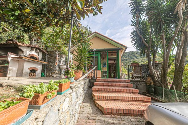 casa indipendente in vendita a Sori in zona San Bartolomeo