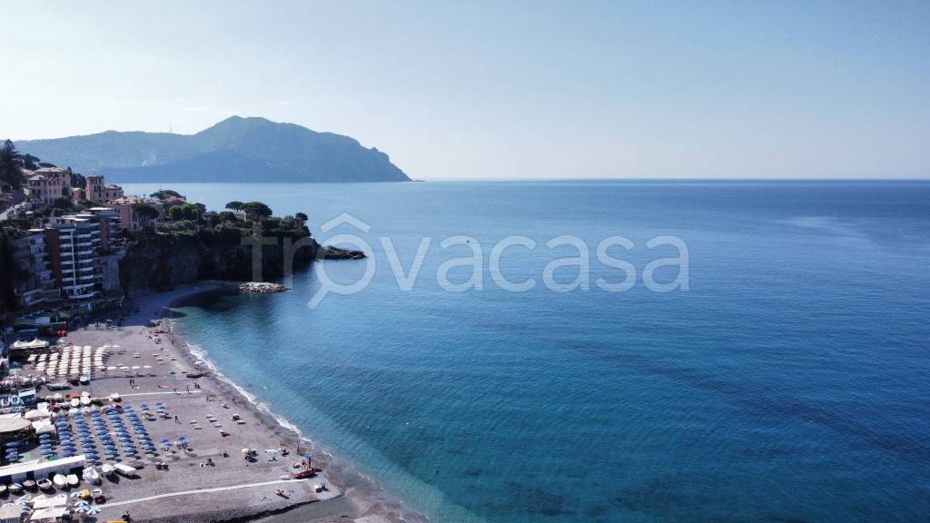 casa indipendente in vendita a Sori in zona Lago