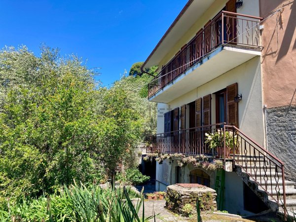 casa indipendente in vendita a Sori in zona San Bartolomeo