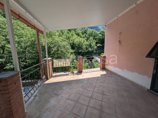 casa indipendente in vendita a Sori in zona Lago