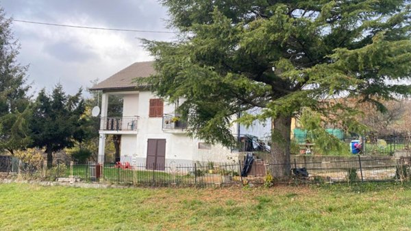casa indipendente in vendita a Tiglieto