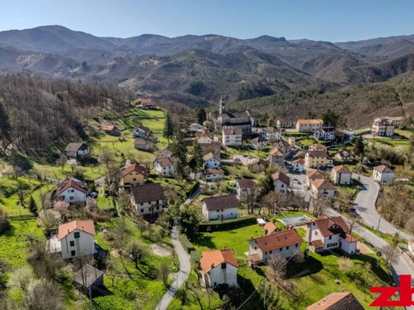 casa indipendente in vendita a Tiglieto