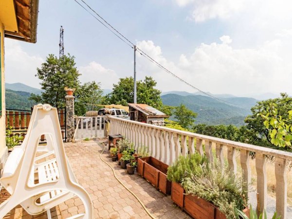 casa indipendente in vendita a Tiglieto in zona Casavecchia