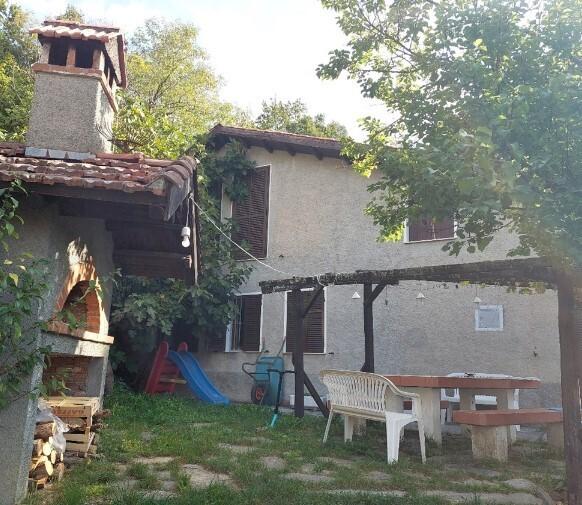 casa semindipendente in vendita a Tiglieto