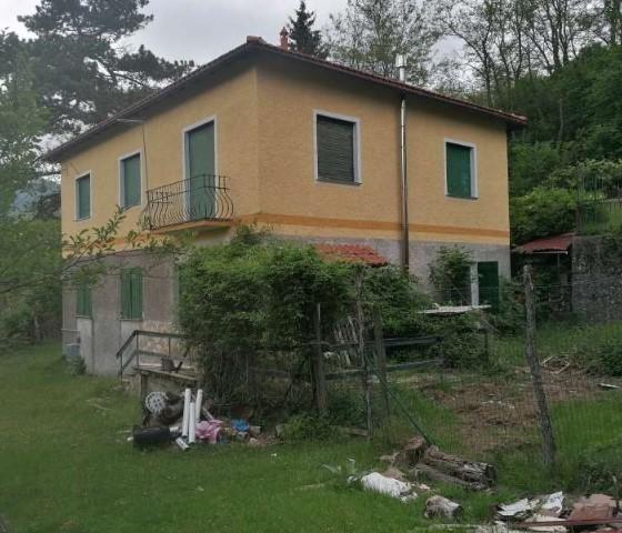casa indipendente in vendita a Torriglia