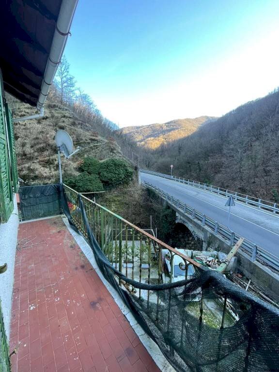 appartamento in vendita a Torriglia in zona Fascia di Carlo