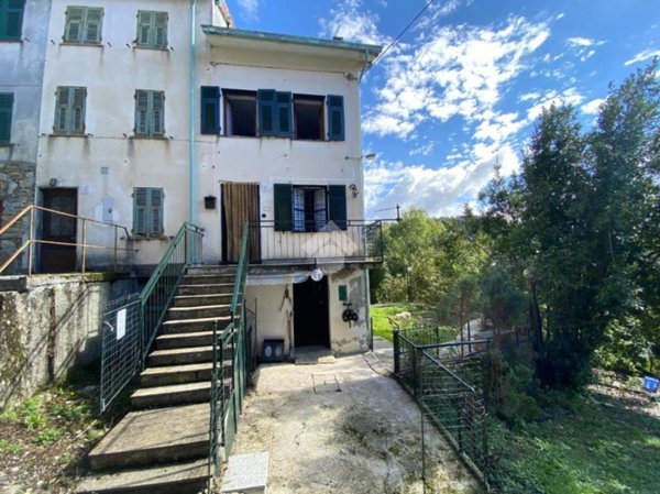casa indipendente in vendita a Torriglia