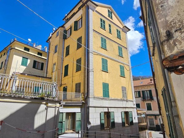 intera palazzina in vendita a Torriglia