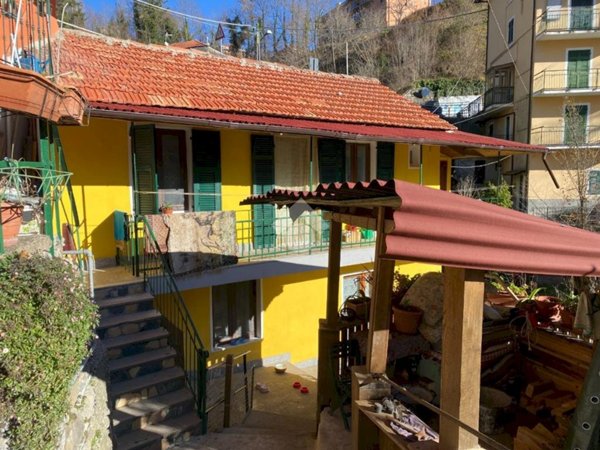 casa indipendente in vendita a Torriglia