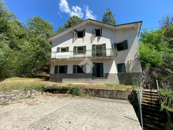 casa indipendente in vendita a Torriglia