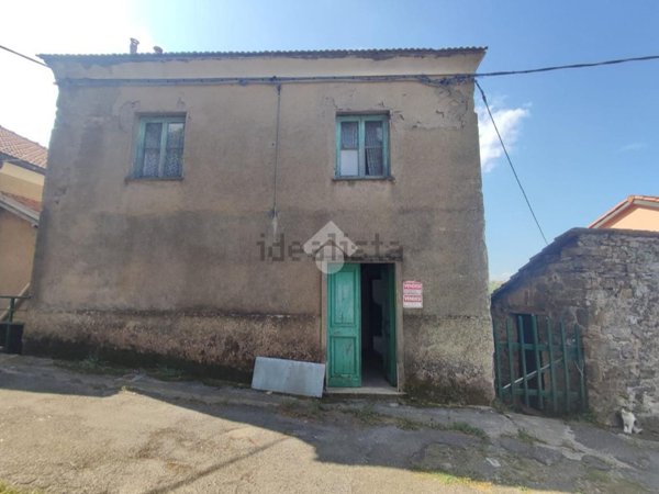 casa indipendente in vendita a Torriglia