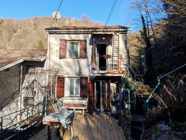 casa indipendente in vendita a Torriglia in zona Fascia di Carlo