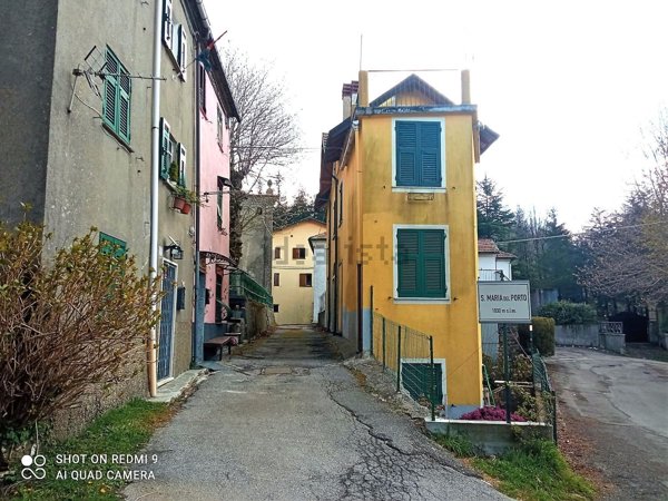 appartamento in vendita a Torriglia in zona Porto
