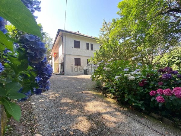 appartamento in vendita a Torriglia in zona Laccio