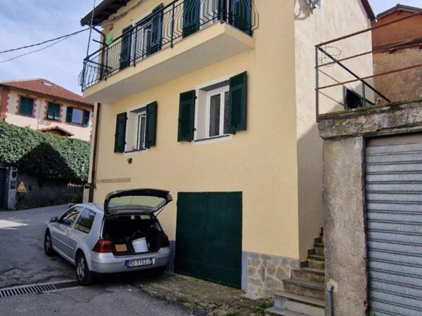 casa indipendente in vendita a Torriglia