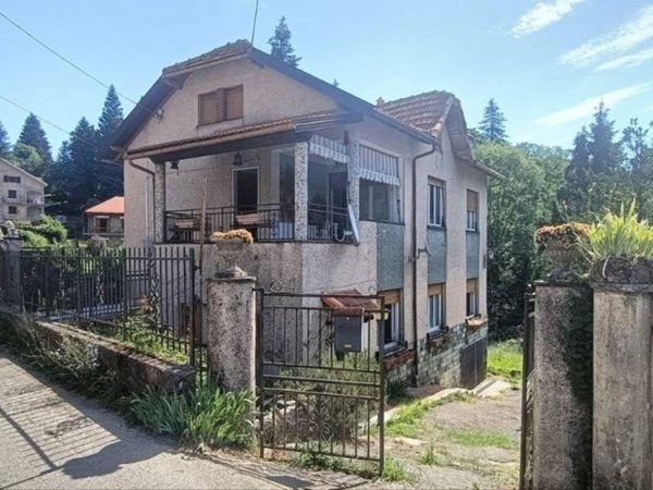 casa indipendente in vendita a Torriglia