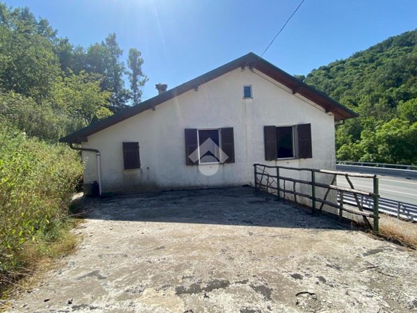 casa indipendente in vendita a Torriglia in zona Costafontana