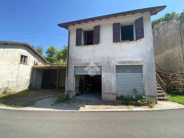 casa indipendente in vendita a Torriglia in zona Costafontana