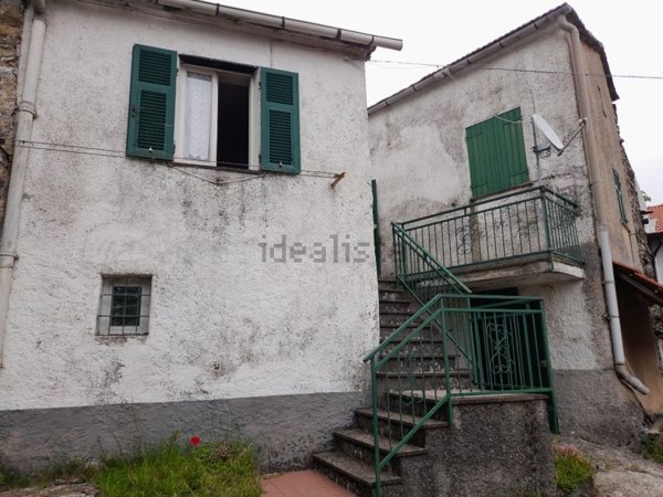 casa indipendente in vendita a Torriglia
