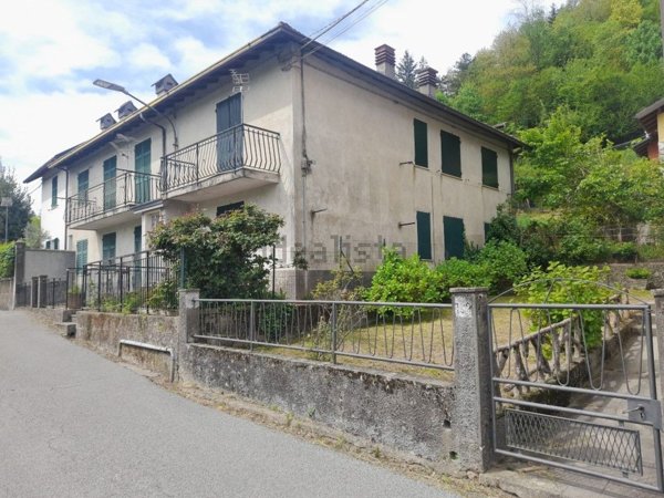 casa indipendente in vendita a Torriglia