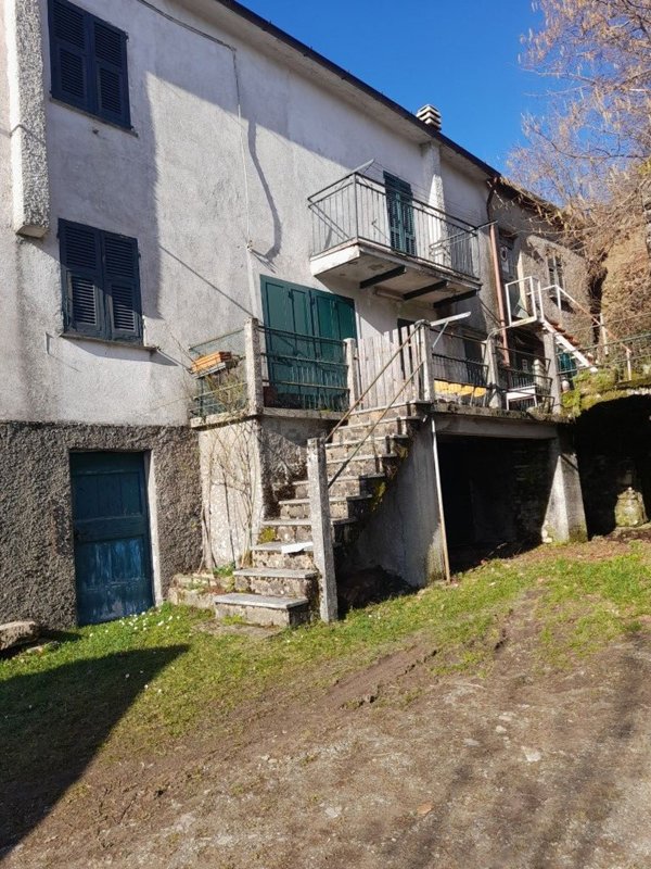 casa indipendente in vendita a Torriglia in zona Donderi
