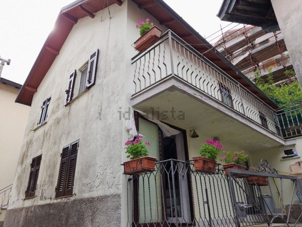 casa indipendente in vendita a Torriglia in zona Bavastri