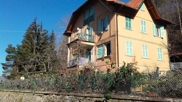 casa indipendente in vendita a Torriglia in zona Porto