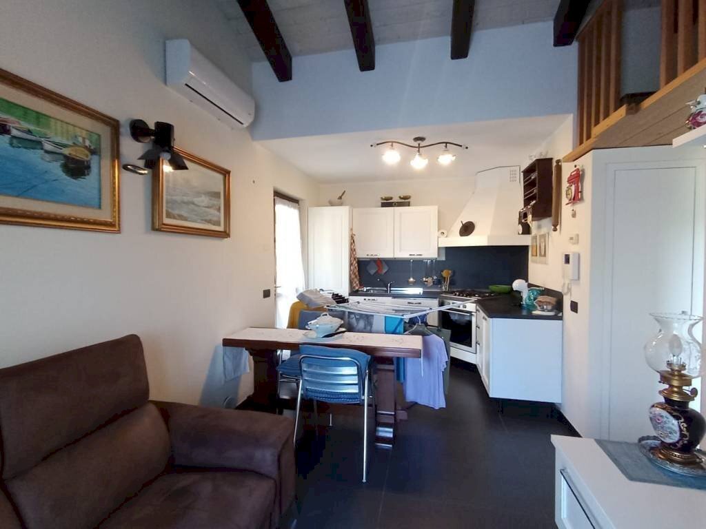 appartamento in vendita a Torriglia in zona Laccio