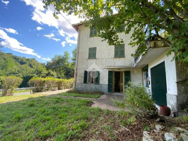 casa semindipendente in vendita a Torriglia in zona Siginella