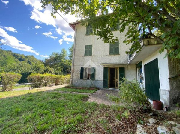casa semindipendente in vendita a Torriglia in zona Siginella