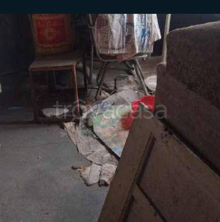 locale commerciale in vendita a Torriglia