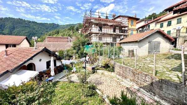 casa indipendente in vendita a Torriglia in zona Bavastri