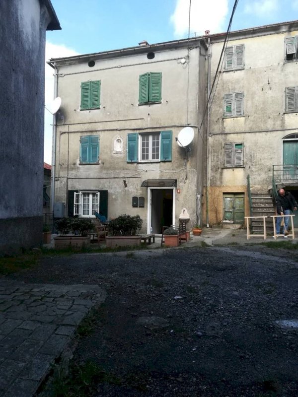 appartamento in vendita a Torriglia in zona Fallarosa