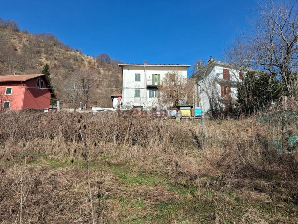 appartamento in vendita a Torriglia in zona Garaventa