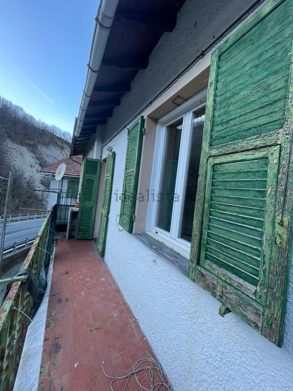 appartamento in vendita a Torriglia in zona Fascia di Carlo