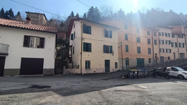 casa indipendente in vendita a Torriglia