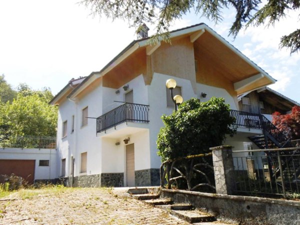 casa indipendente in vendita a Torriglia