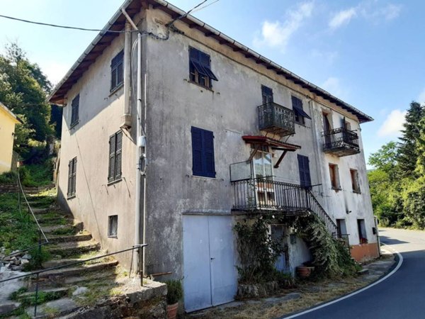 appartamento in vendita a Torriglia in zona Laccio