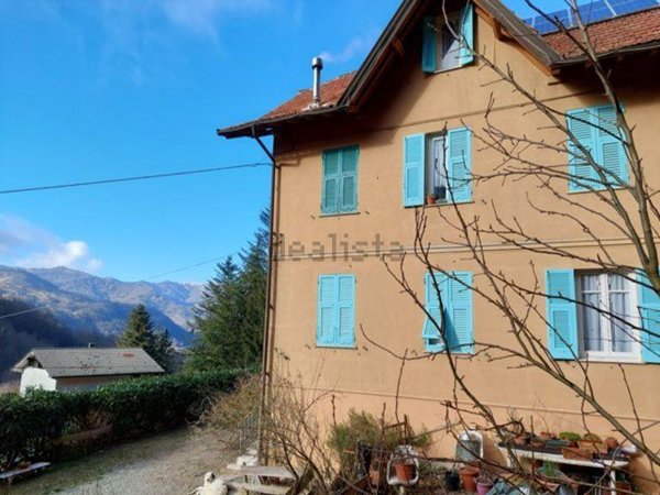 casa indipendente in vendita a Torriglia