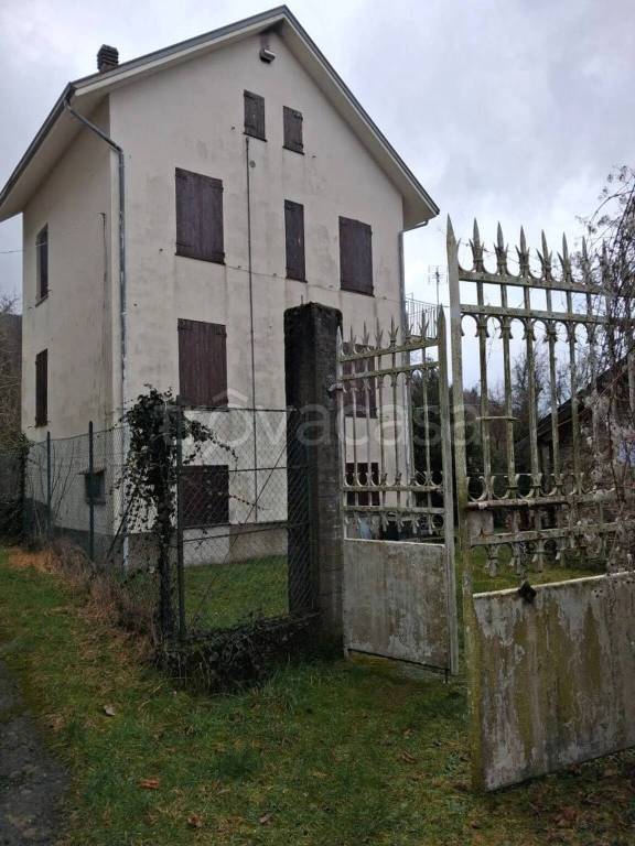 casa indipendente in vendita a Torriglia in zona Casaleggio