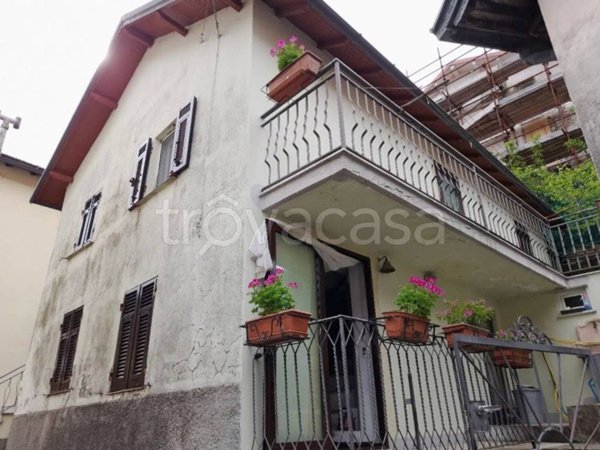 casa indipendente in vendita a Torriglia in zona Bavastri