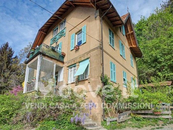 casa indipendente in vendita a Torriglia in zona Porto